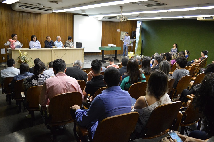 Apresentação foi conduzida pelo professor Márcio Rodrigues da Cunha Reis, no auditório Demartin Bizerra do Câmpus Goiânia